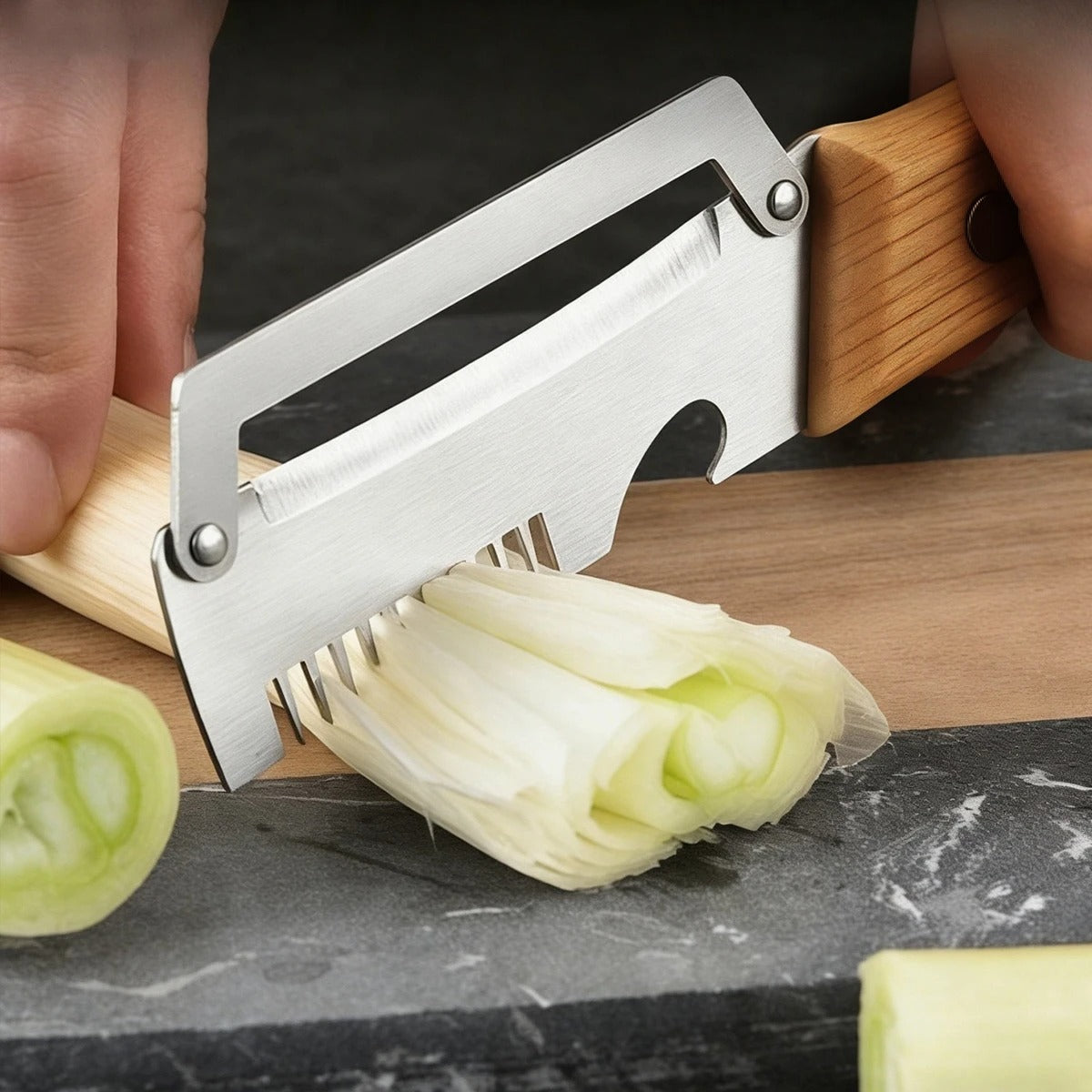 Cutzy - Multi-functional Vegetable Peeler